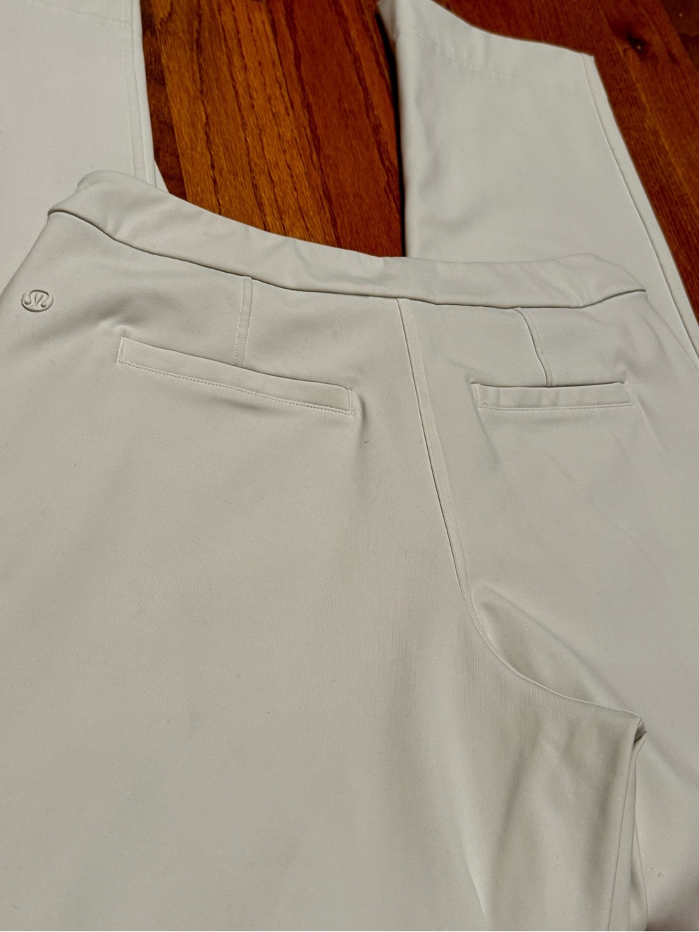 Lululemon Straight Leg Mid-Rise Luxtreme Pant Bone Size Medium - Picture 4 of 5